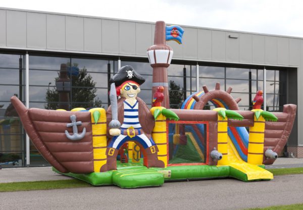 Chateau gonflable pirate