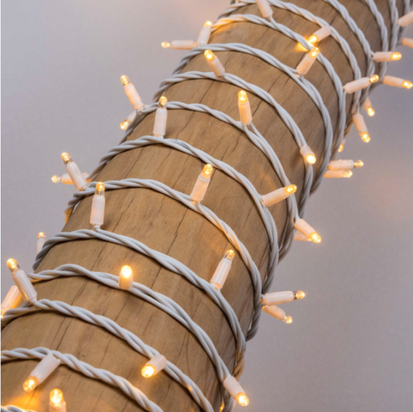 Photo exemple : Guirlande de Noël connectable en location chez Private Garden