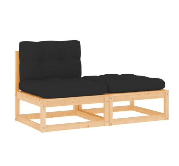 Fauteuil en palette claire, avec coussin noir